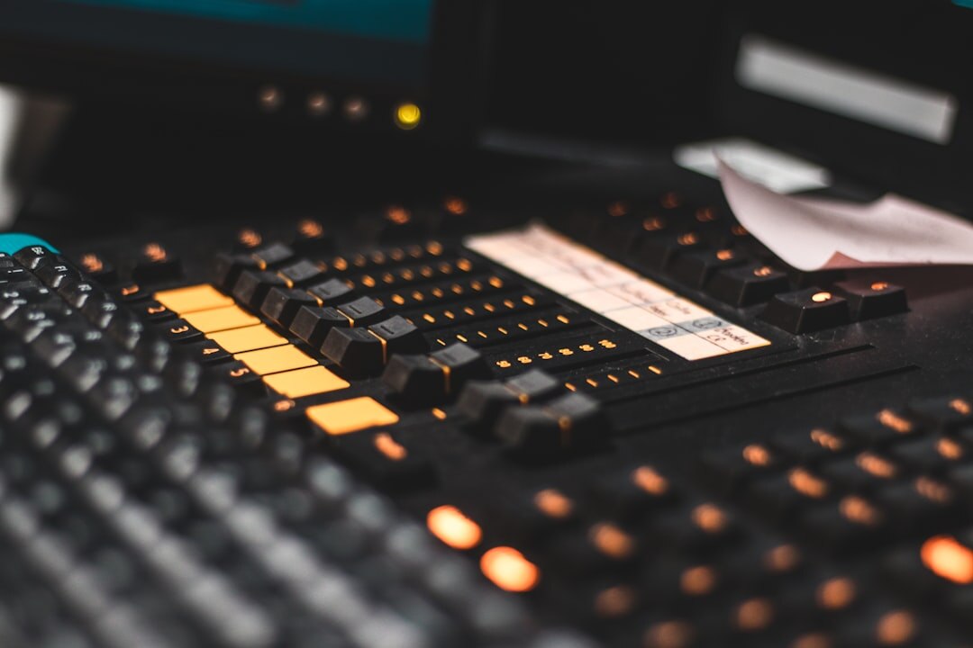 sound mixing console